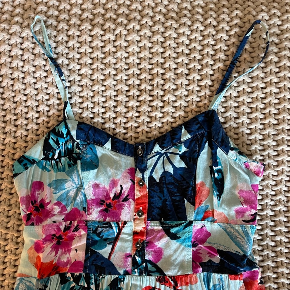 Women’s Express Floral Mini Dress (with pockets) - Picture 3 of 6